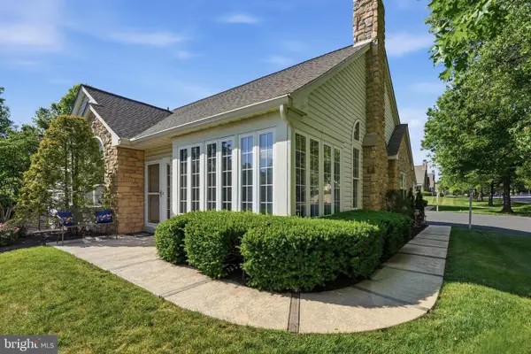185 Lions Gate Cir, SOUDERTON, PA 18964