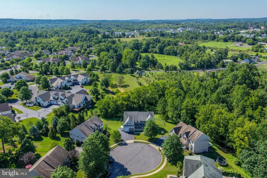 1001 Creekview Dr, Pennsburg, PA 18073 - #2
