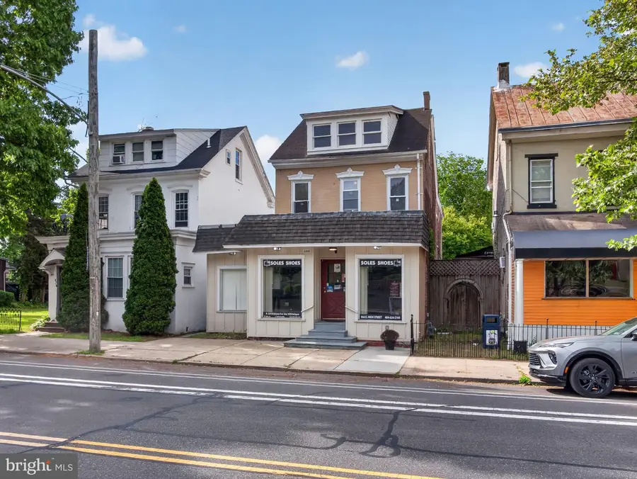 866 E High St, Pottstown, PA 19464 - #2