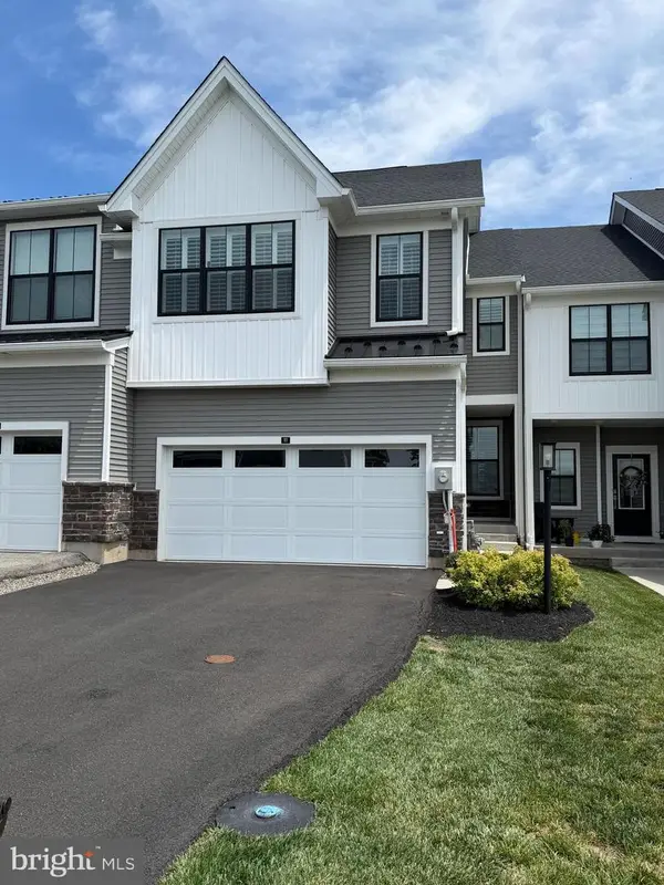 11 Umbrell Dr, EAGLEVILLE, PA 19403
