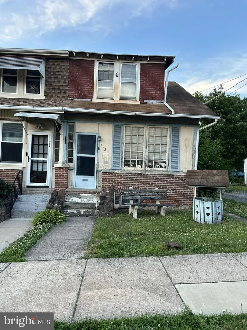 213 East St, Pottstown, PA 19464 - #1