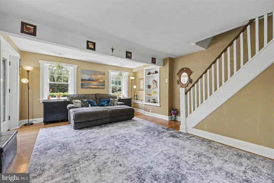 6 Perkiomen Ave, Schwenksville, PA 19473 - #3