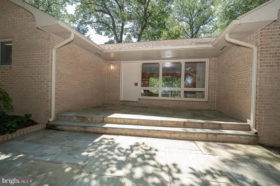 696 Forest Rd, Wayne, PA 19087 - #2