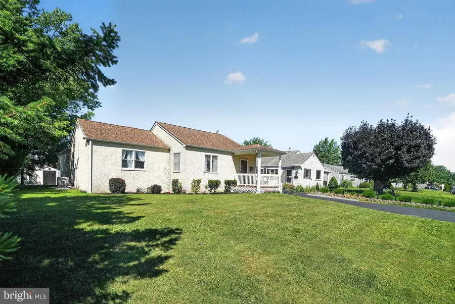 137 Walker Ln, King Of Prussia, PA 19406 - #3