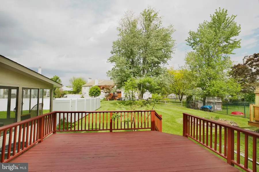 106 Red Haven Dr, North Wales, PA 19454 - #3