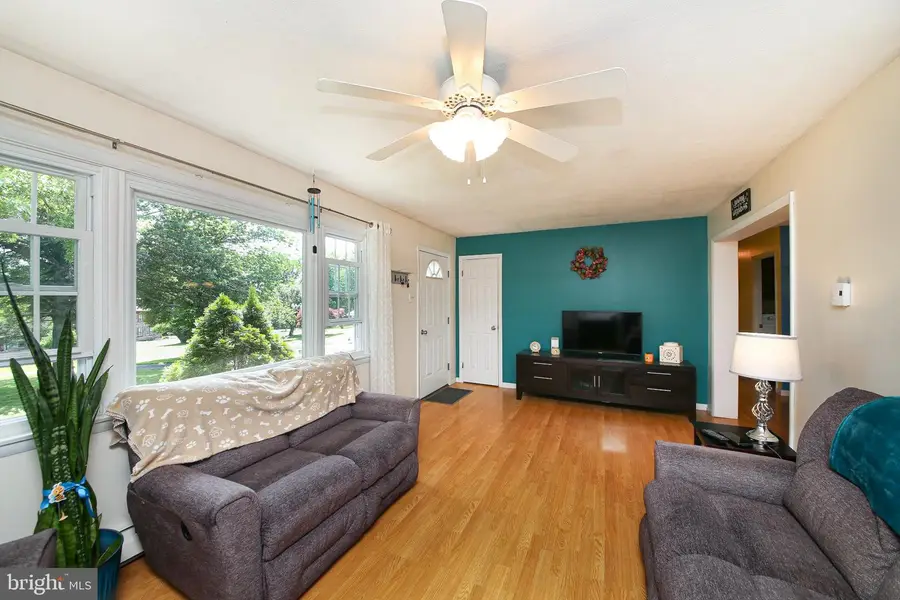 3134 Wild Run Rd, Pennsburg, PA 18073 - #2