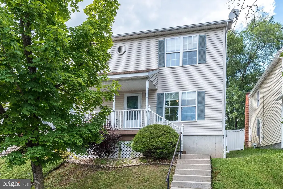 667 Walnut St, Pottstown, PA 19464 - #1