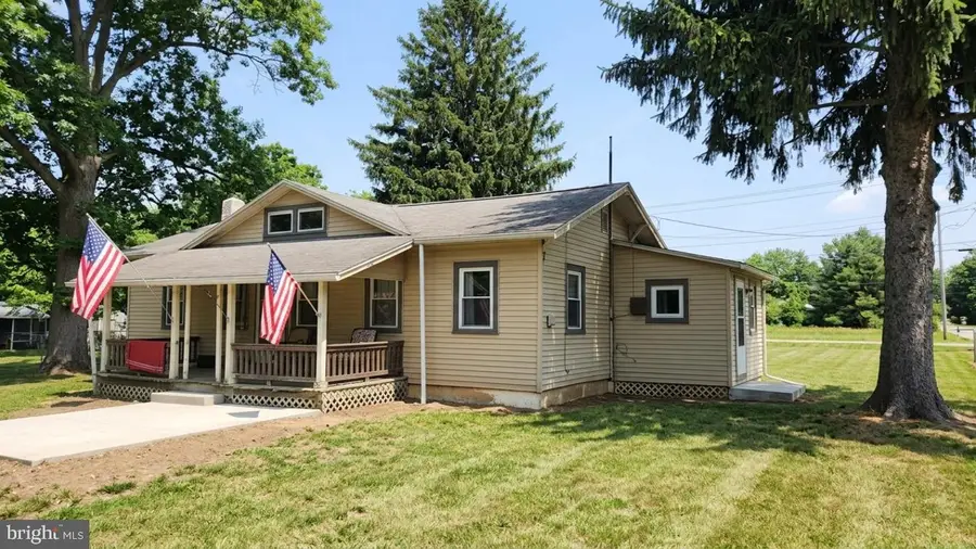 1043 Clemmers Mill Rd, Schwenksville, PA 19473 - #2
