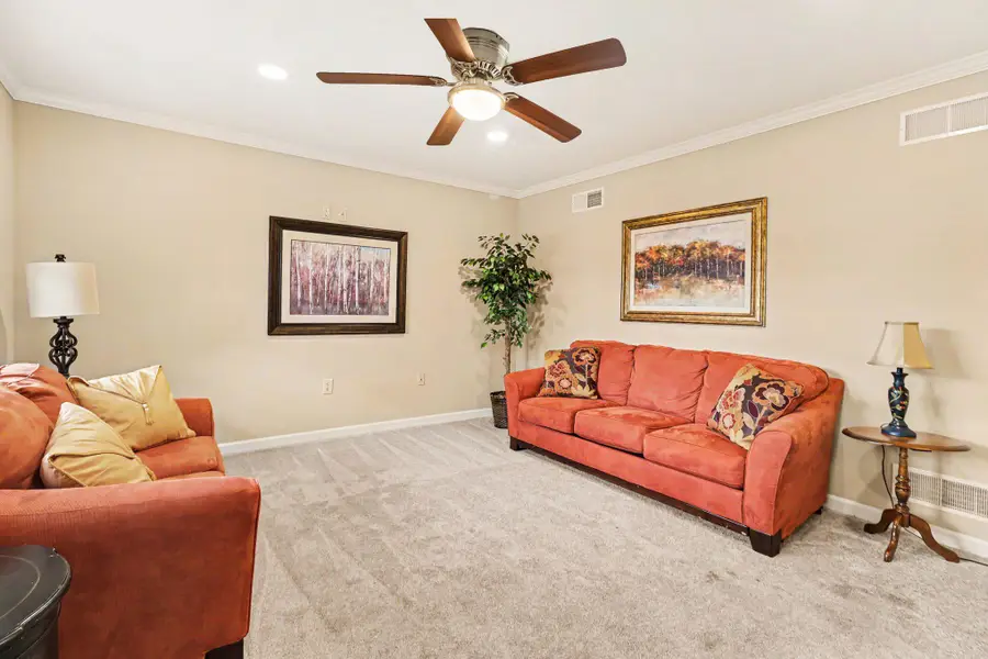 43 Ellen Cir, Pottstown, PA 19464 - #2