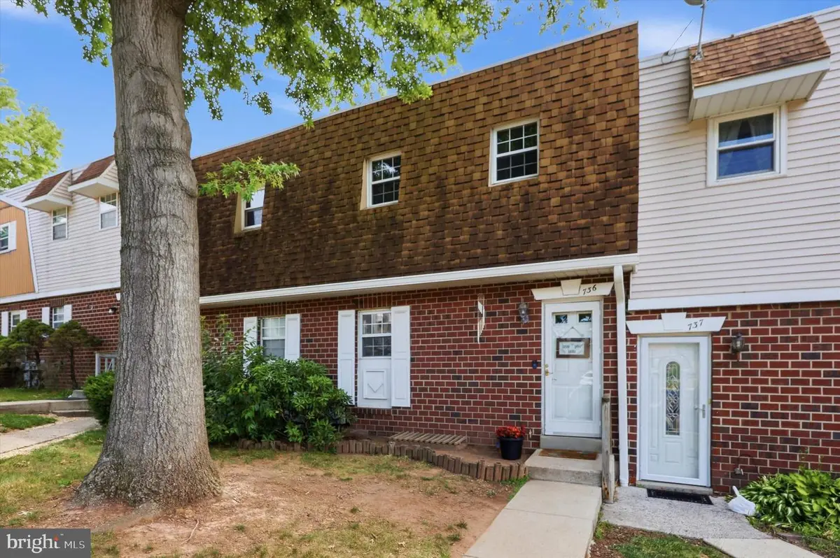 736 Village Ln, Pottstown, PA 19464 - #1