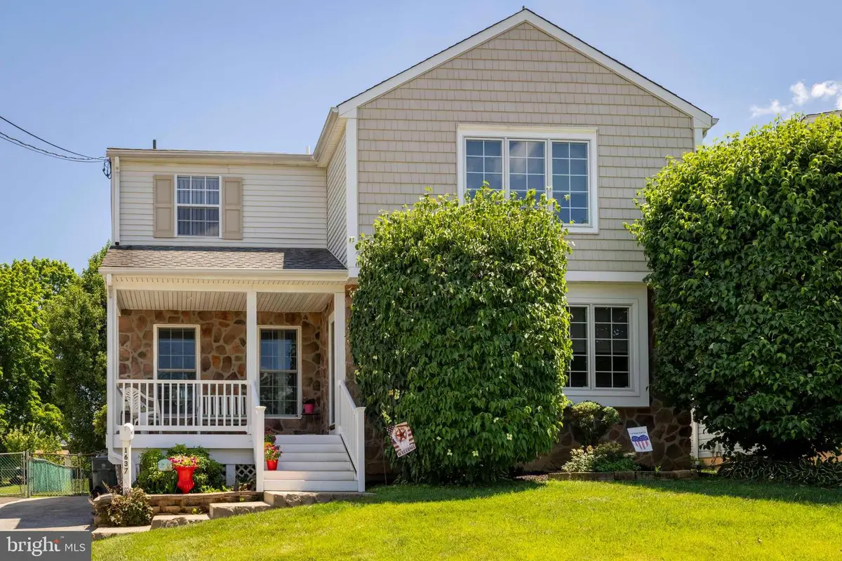 1637 Crestview Ave, Willow Grove, PA 19090 - #1