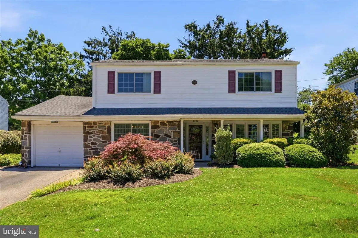 2229 Oakwyn Rd, Lafayette Hill, PA 19444 - #1