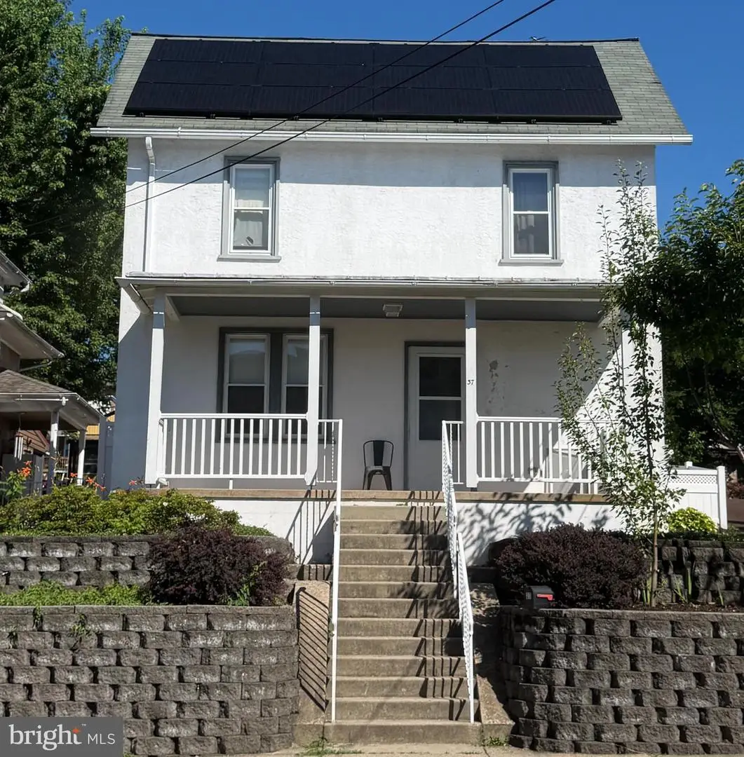 37 Green St, Souderton, PA 18964 - #1