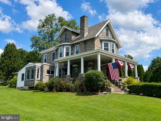 4021 Center Ave, Lafayette Hill, PA 19444 - #1