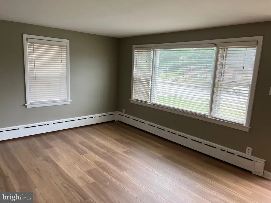 220 Glasgow St, Pottstown, PA 19464 - #2