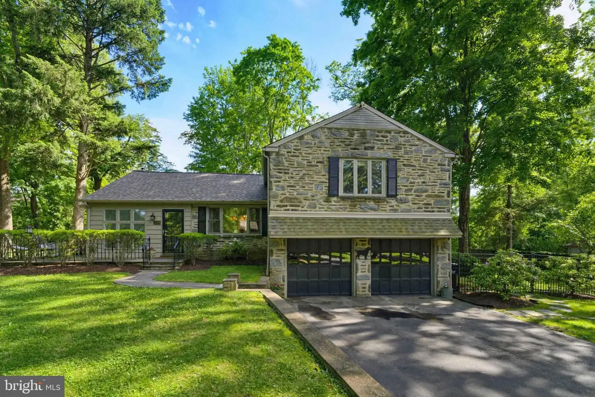 1070 Blue Rock Ln, Blue Bell, PA 19422 - #1