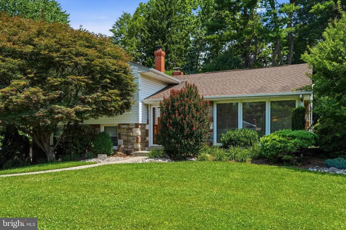 627 Meadow Rd, Huntingdon Valley, PA 19006 - #1