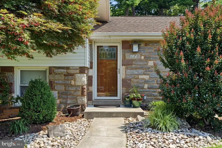 627 Meadow Rd, Huntingdon Valley, PA 19006 - #2