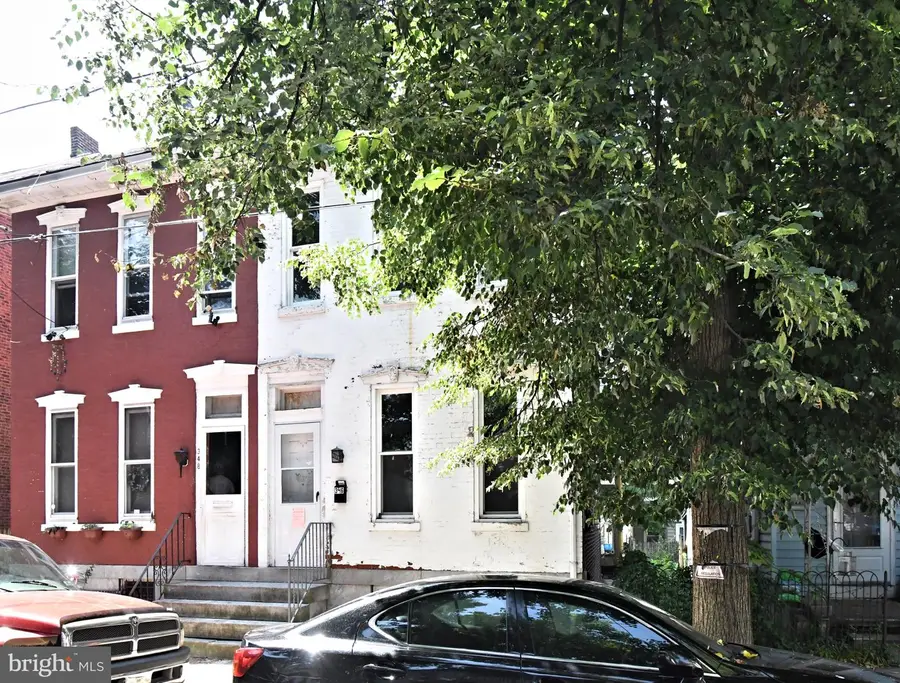 346 W Walnut St, Pottstown, PA 19464 - #3