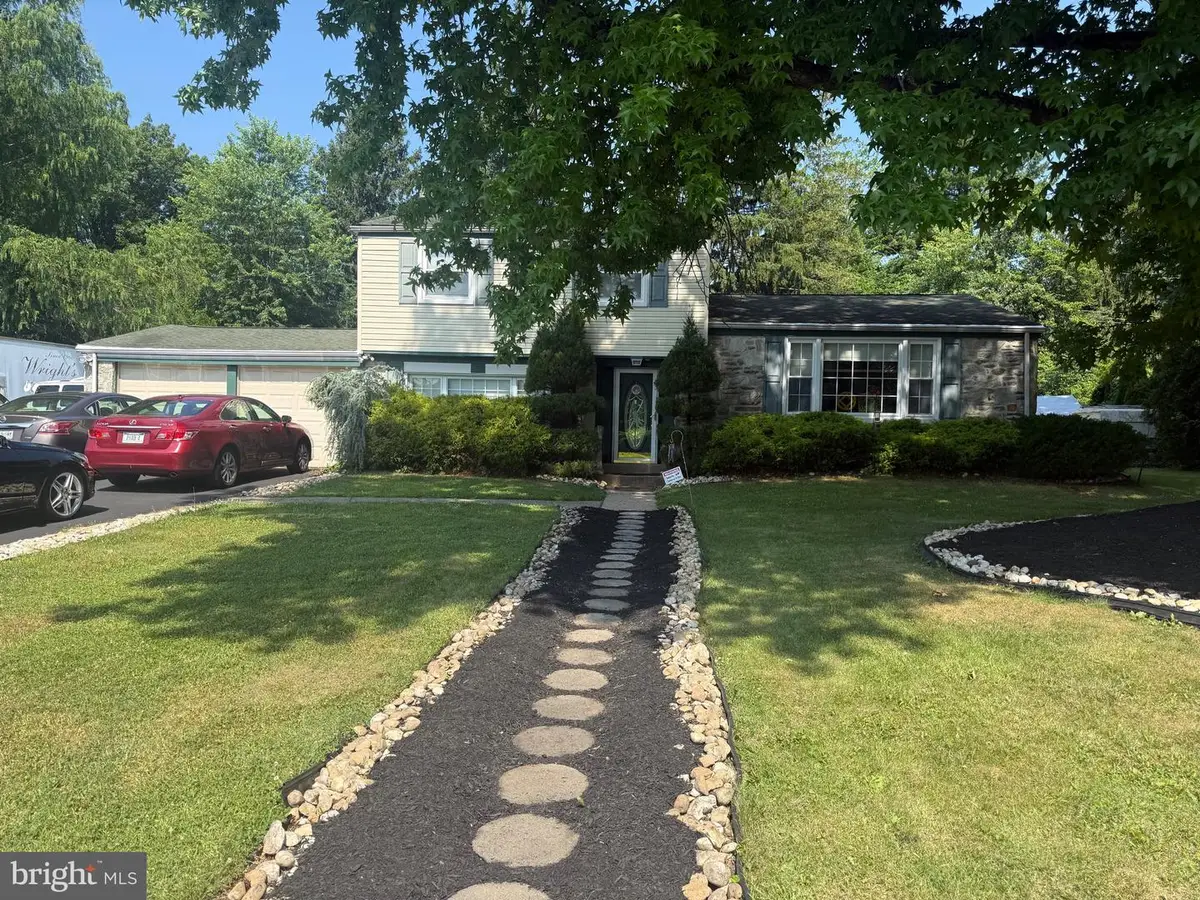 3860 Pine Rd, Huntingdon Valley, PA 19006 - #1