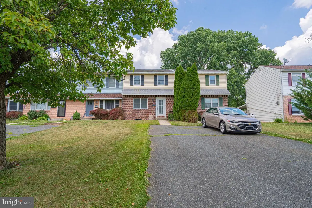 418 Jackson St, Pennsburg, PA 18073 - #1