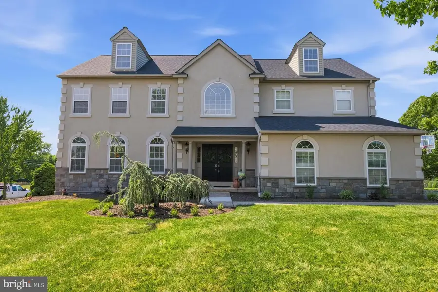 2051 Lockerbie Rd, Schwenksville, PA 19473 - #2