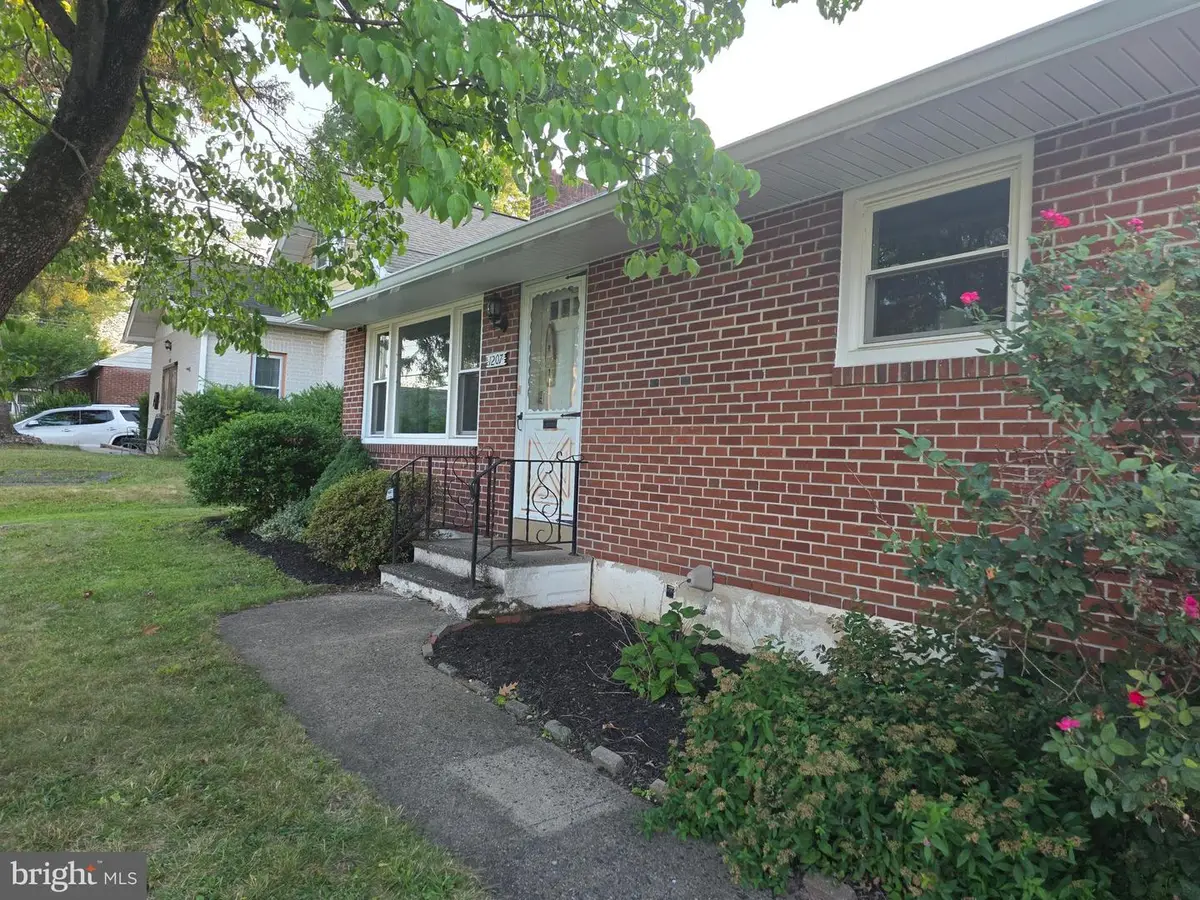 1207 N Charlotte St, Pottstown, PA 19464 - #1