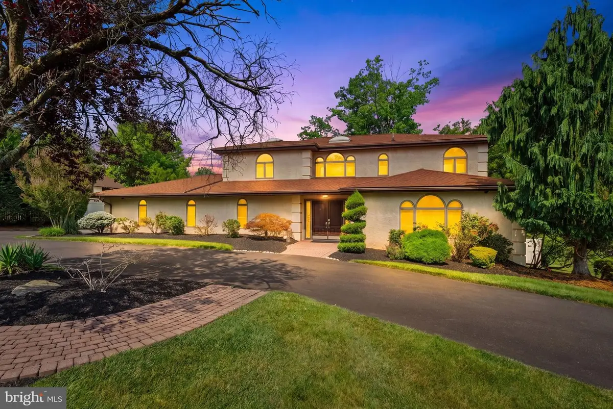 3843 Loop Rd, Huntingdon Valley, PA 19006 - #1
