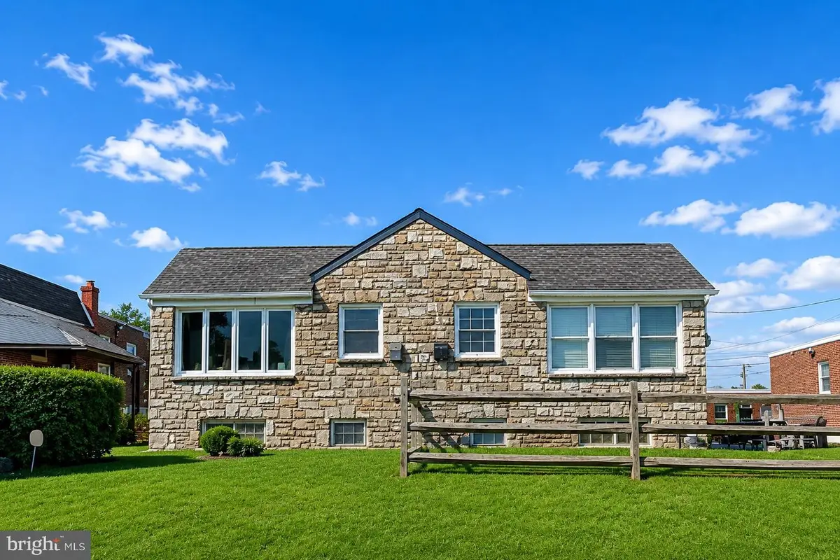 506 Glenn Valley Dr, Norristown, PA 19401 - #1