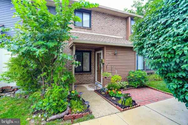 22 Fitzwatertown Rd #unit E-11, WILLOW GROVE, PA 19090