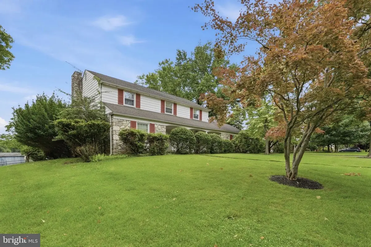 371 Moreland Rd, Huntingdon Valley, PA 19006 - #1