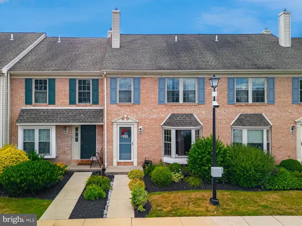 104 Hollytree Ct, POTTSTOWN, PA 19464