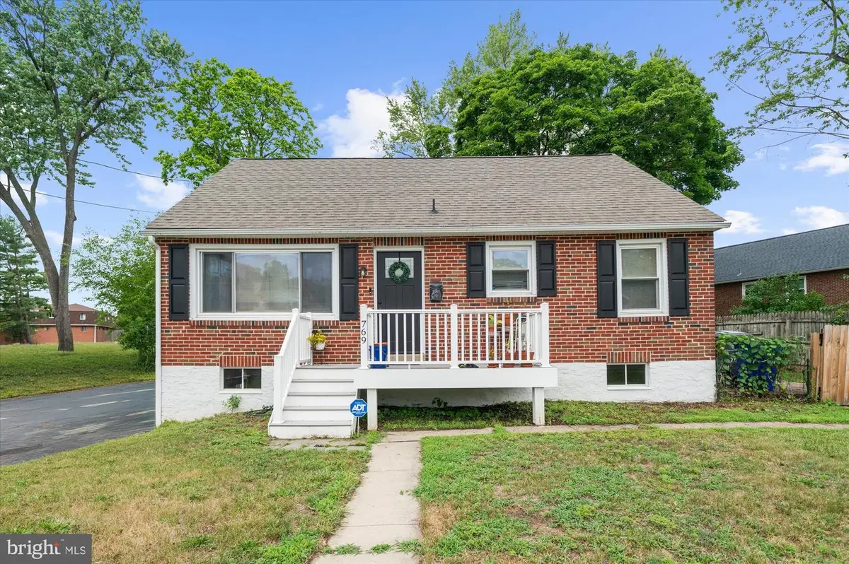 769 Spruce St, Pottstown, PA 19464 - #1