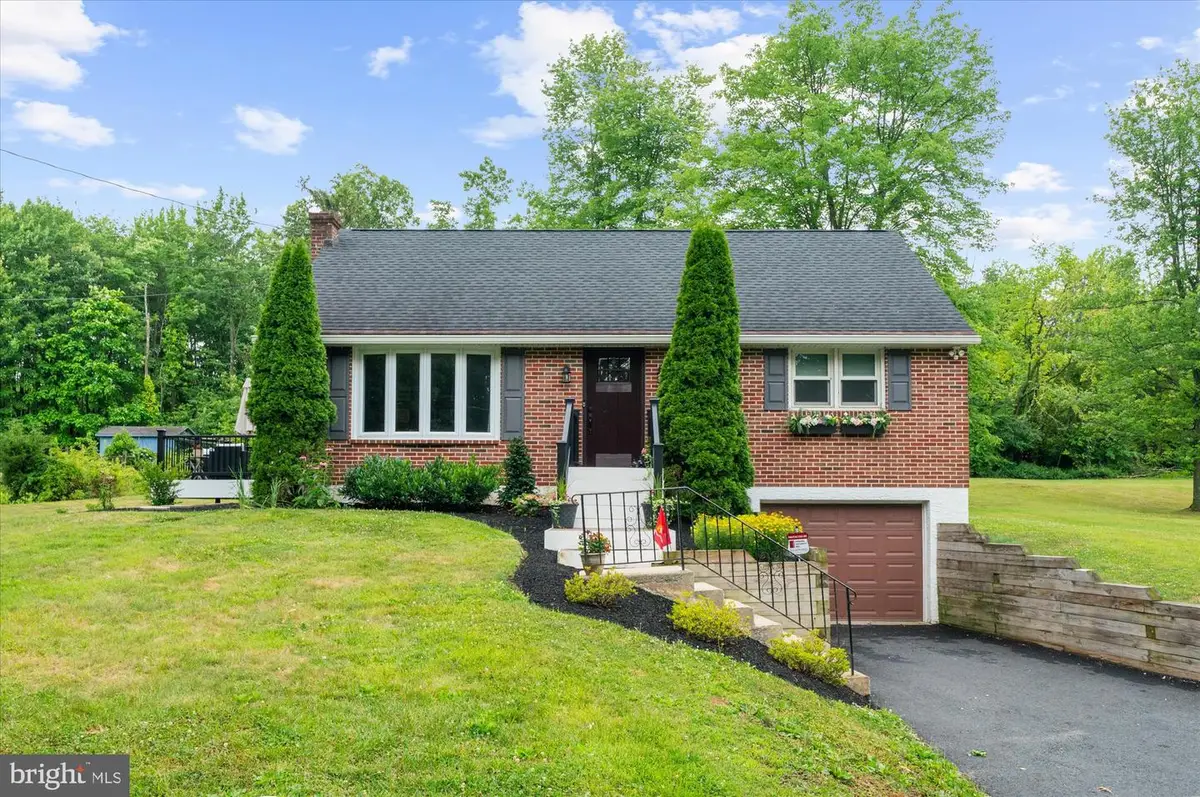508 Mock Rd, Pottstown, PA 19464 - #1