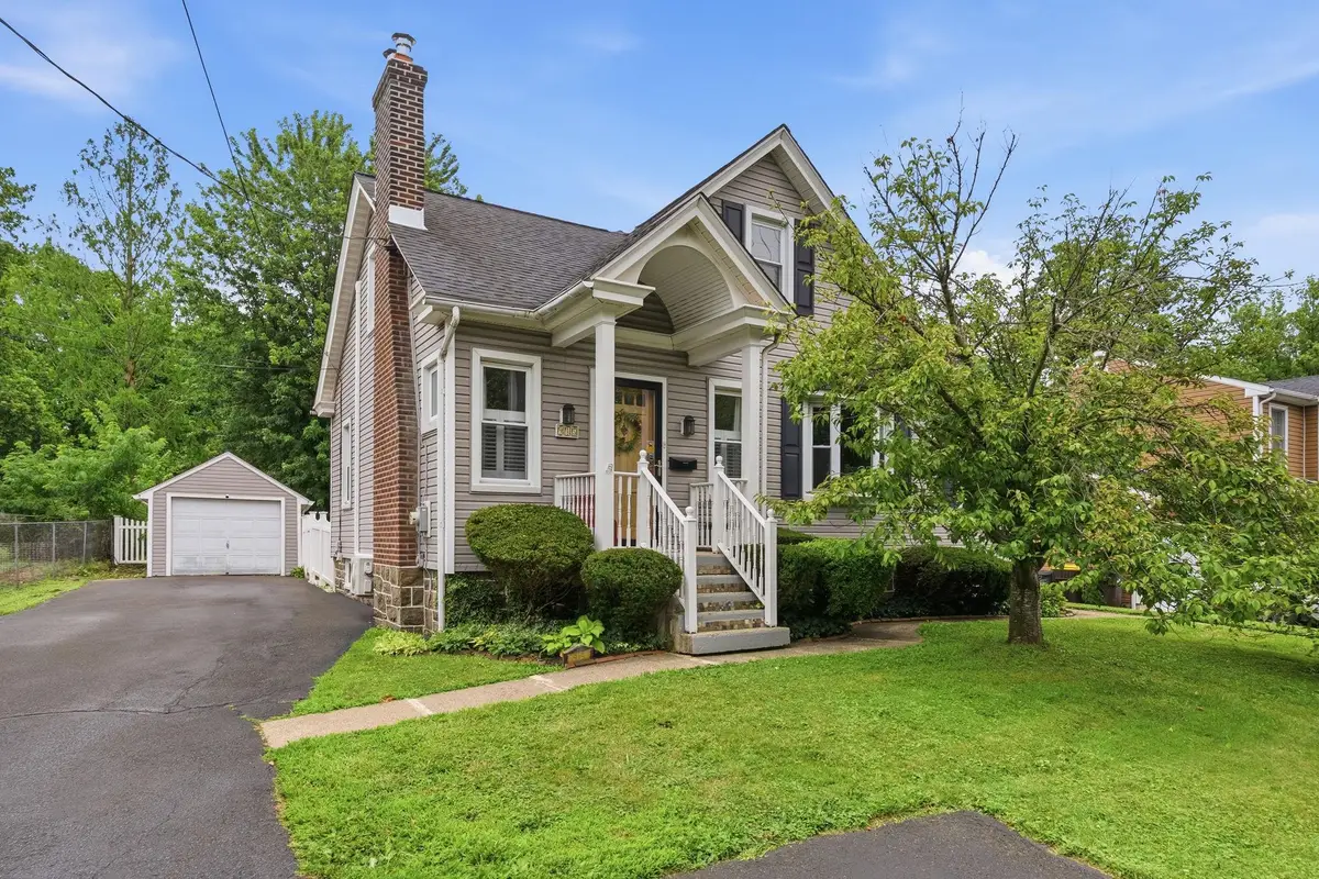 915 E Walnut St, North Wales, PA 19454 - #1