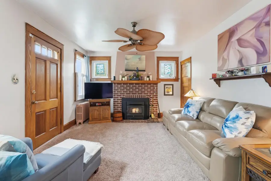 915 E Walnut St, North Wales, PA 19454 - #3