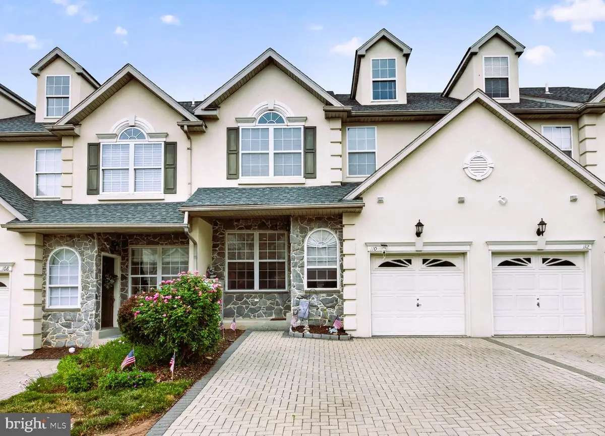 110 Meadow View Ln, Lansdale, PA 19446 - #1