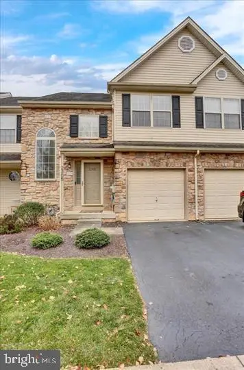 2305 Carriage Ln, ROYERSFORD, PA 19468