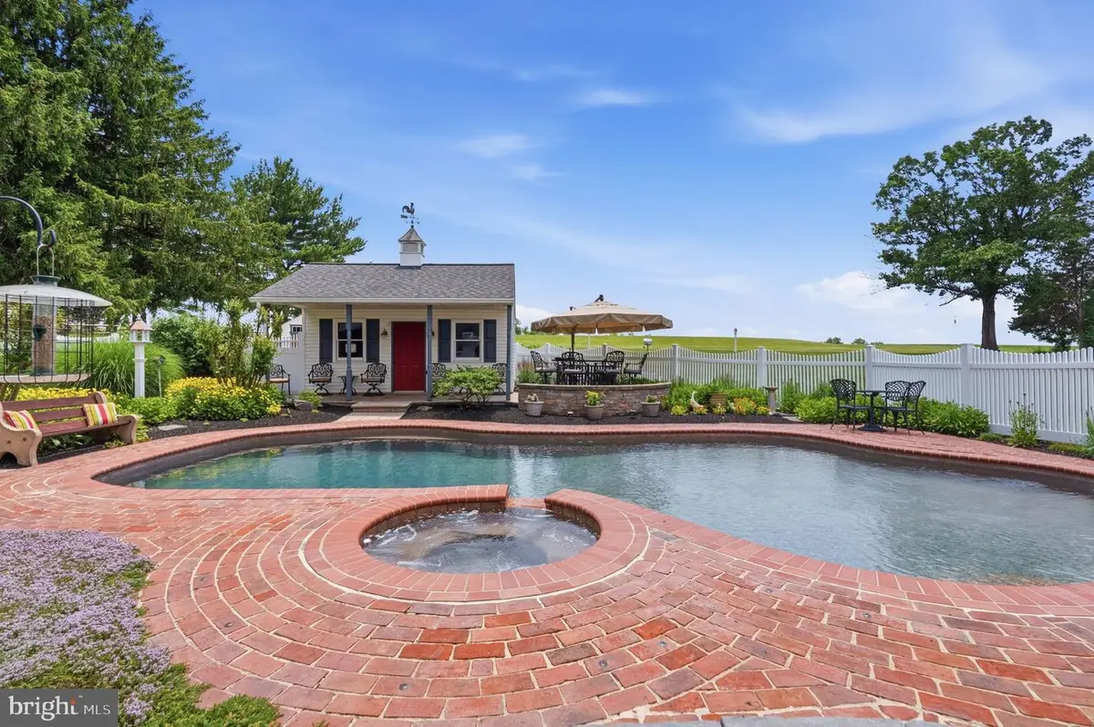 63 W Linfield Trappe Rd, Royersford, PA 19468 - #1