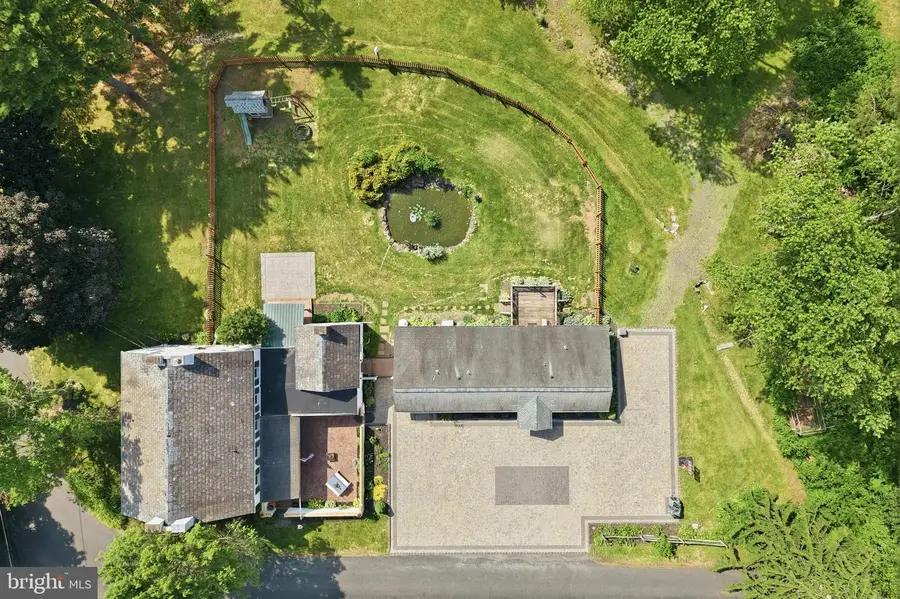 1113 Landis Rd, East Greenville, PA 18041 - #2