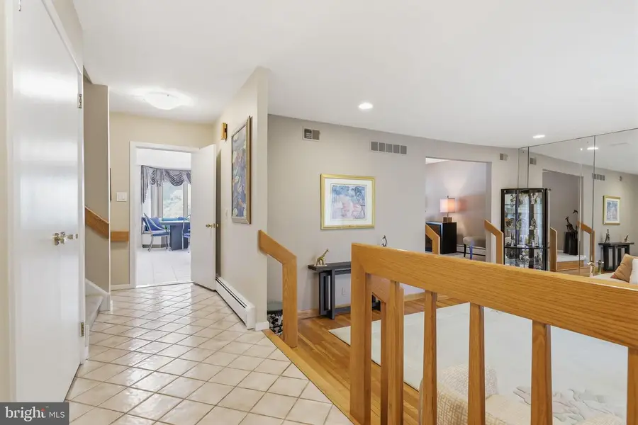 3794 Ridgeview Rd, Huntingdon Valley, PA 19006 - #3