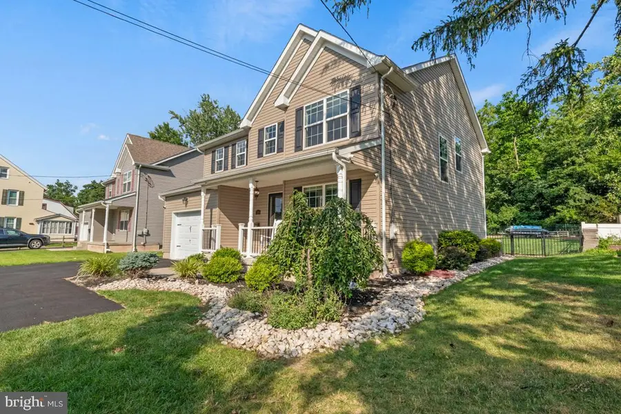 709 E Walnut St, North Wales, PA 19454 - #2