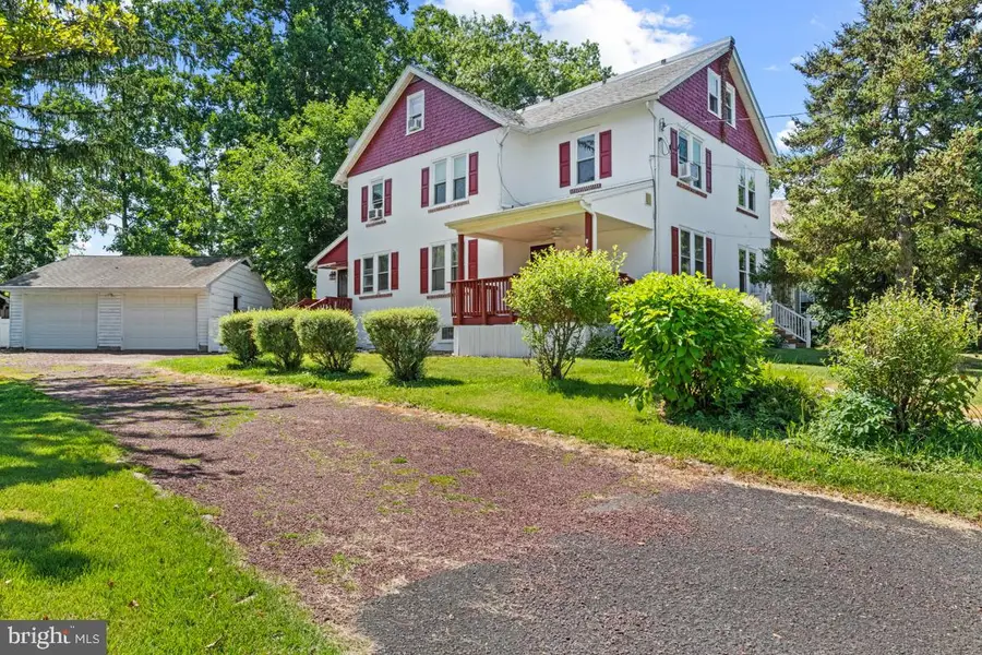705 E Walnut St, North Wales, PA 19454 - #3