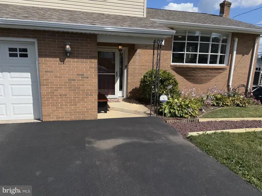 402 Grosstown Rd, Stowe, PA 19464 - #2