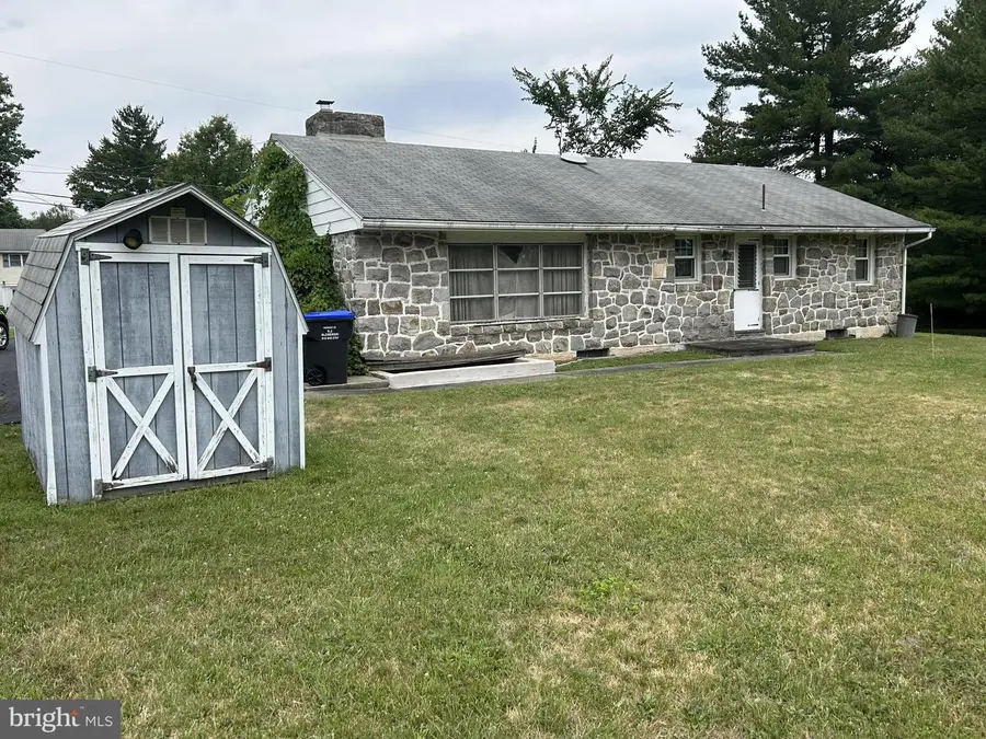 2122 Yarnall Rd, Pottstown, PA 19464 - #2