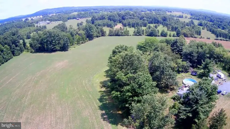 227 Schlegel Rd, Gilbertsville, PA 19525 - #2