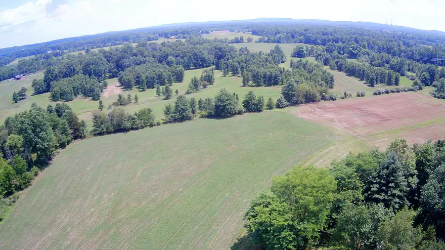 227 Schlegel Rd, Gilbertsville, PA 19525 - #3