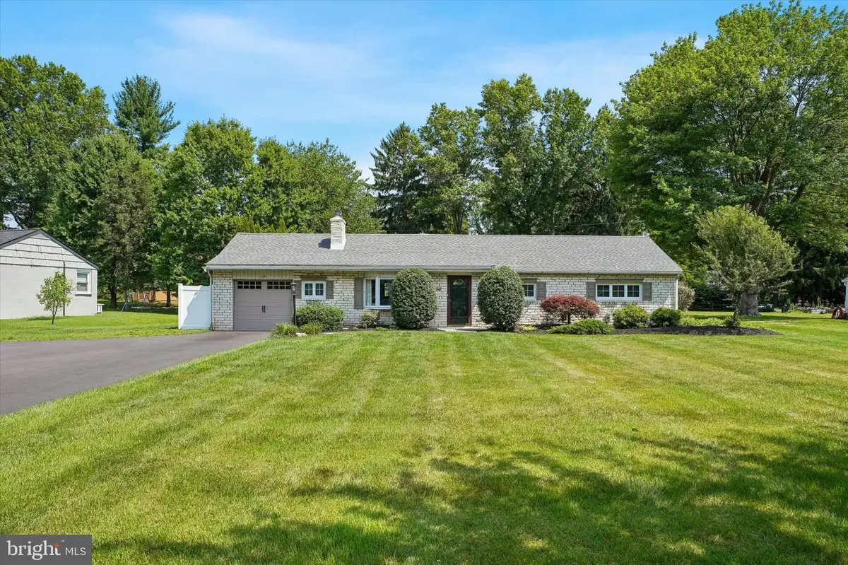 1121 W Thomas Rd, Lansdale, PA 19446 - #1