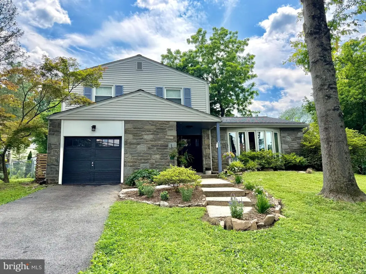 422 Ridge Pike, Lafayette Hill, PA 19444 - #1