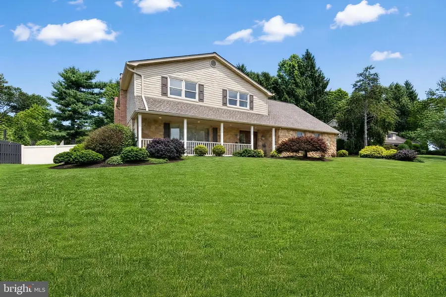 3822 Ridgeview Rd, Huntingdon Valley, PA 19006 - #2